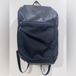 SNAPCHAT Sleek Black Men's Backpack
